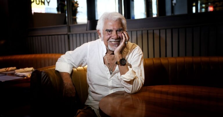 Raúl Lavié confiesa que a los 88 años se aburre y a veces hace shows después de actuar en teatro: El escenario me revitaliza