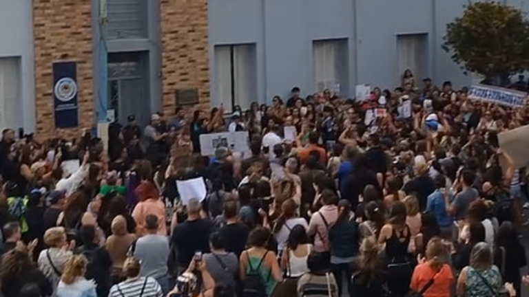 Masiva movilización para exigir justicia por Valeria Schwab