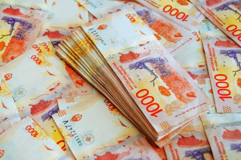 Las Fuerzas Armadas y la Policía Naval tendrán un nuevo incremento salarial: de cuánto será y cuáles son las escalas