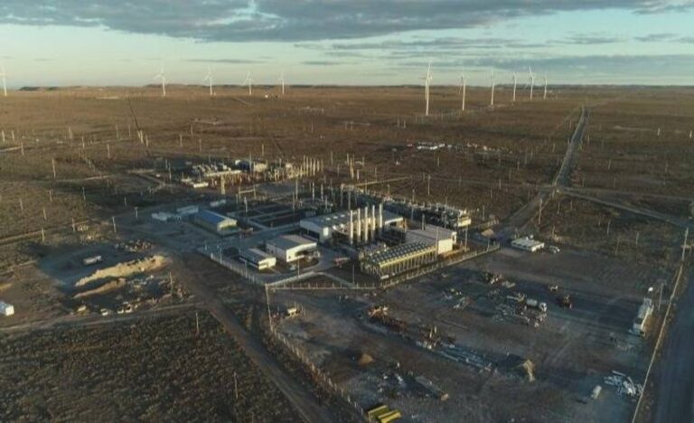 Con Adorni en el directorio, YPF analizará esta semana la venta de Manantiales Behr